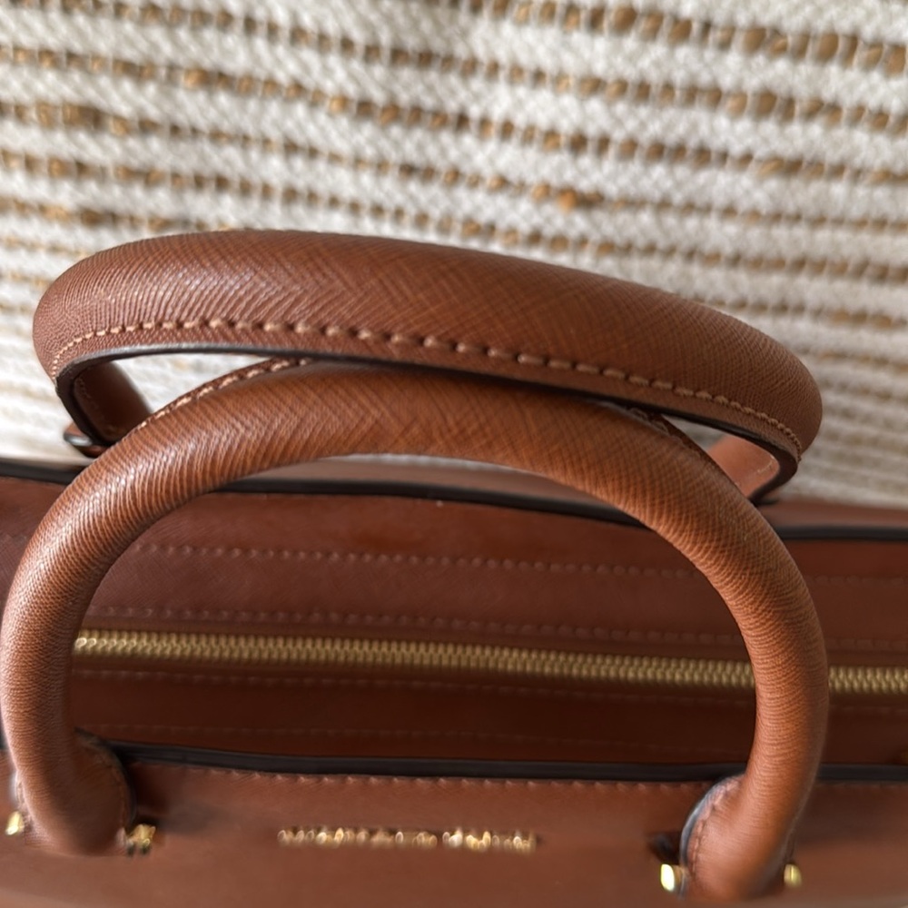 MICHAEL KORS brown leather bag. Like new - Picture 7 of 8